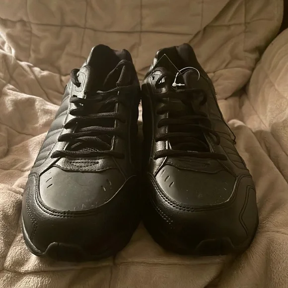 Men’s casual athletic black shoe. Men’s size 12 athletic shoe. - Picture 1 of 7